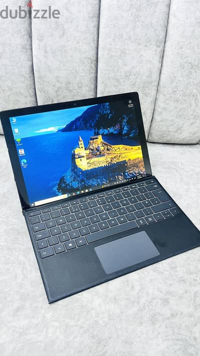 / microsoft surface pro 6  8 RAM  256 SSD Intel core i5