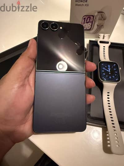 Samsung Z Flip 7 mint condition with box
