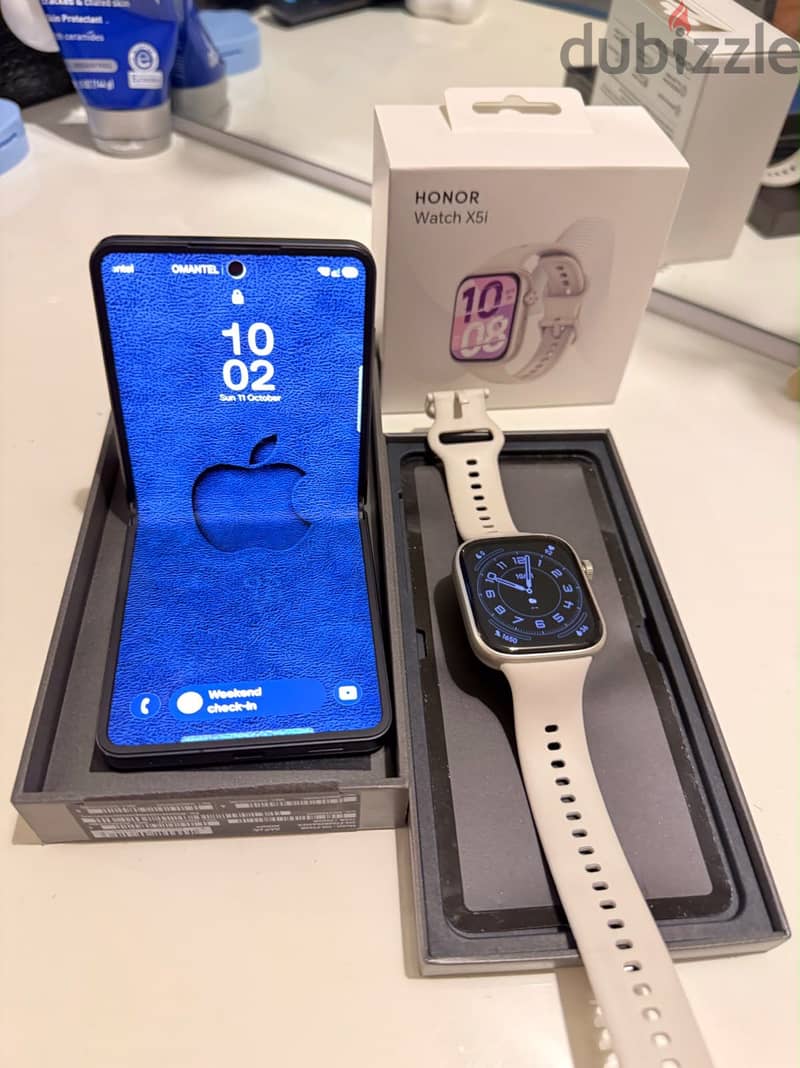 Samsung Z Flip 7 mint condition with box 1