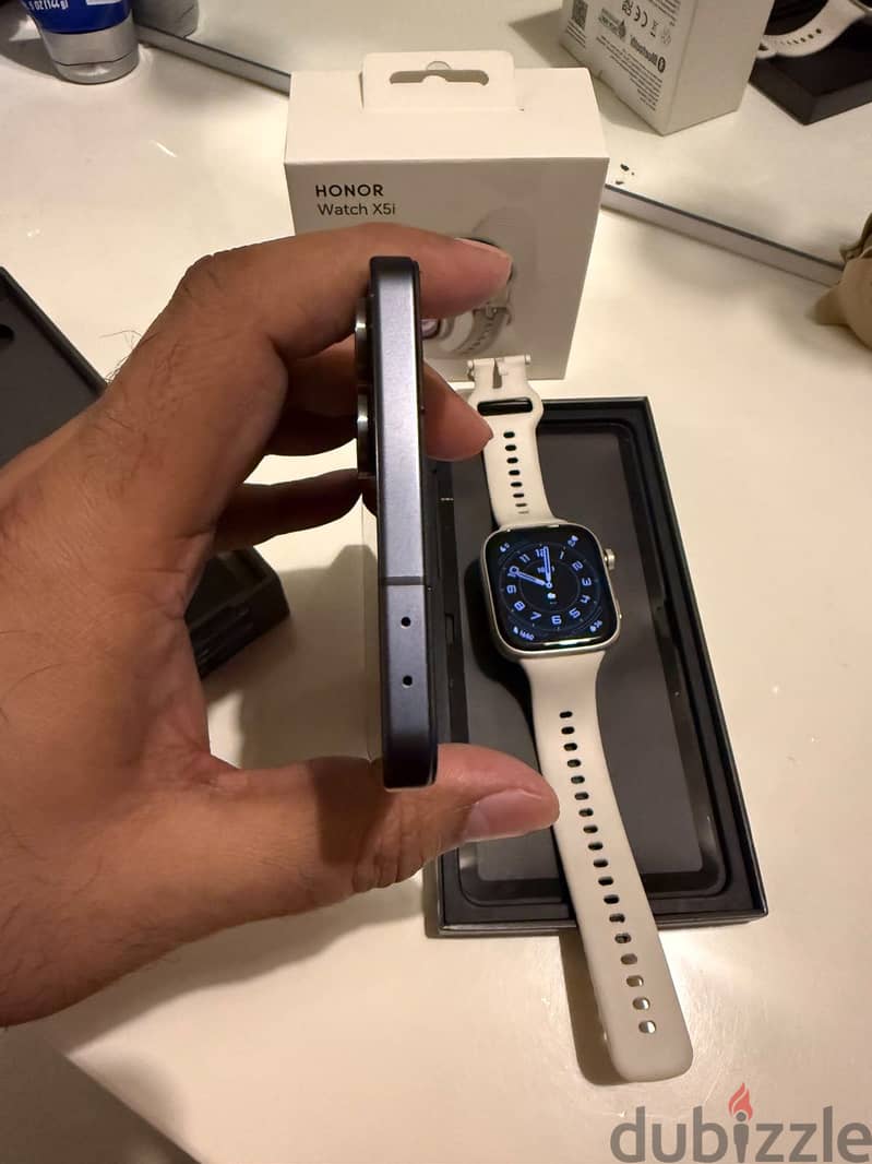 Samsung Z Flip 7 mint condition with box 5