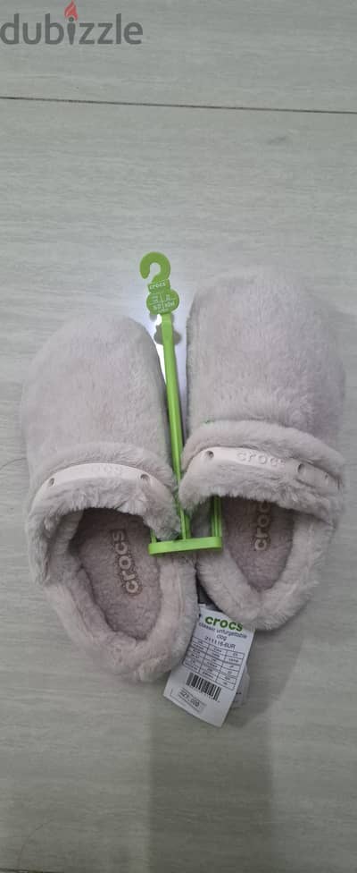 crocs