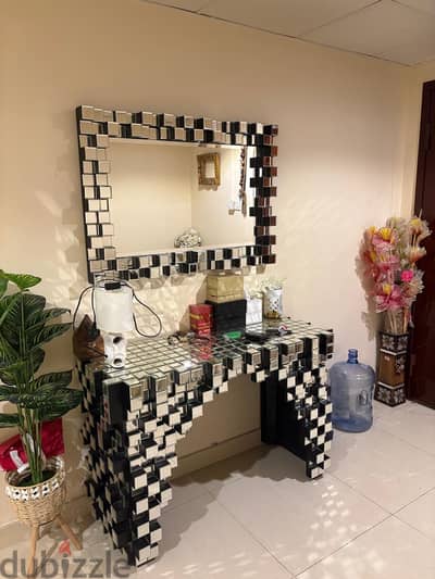 Elegant Mirror Console Table Set for Sale