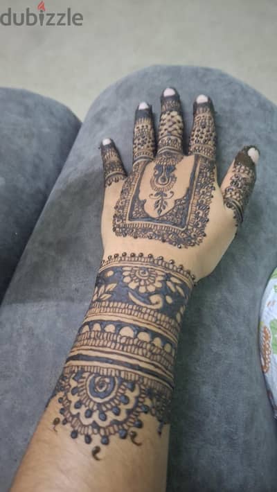 Mehndi Artist in Muscat – Bridal & Arabic Henna