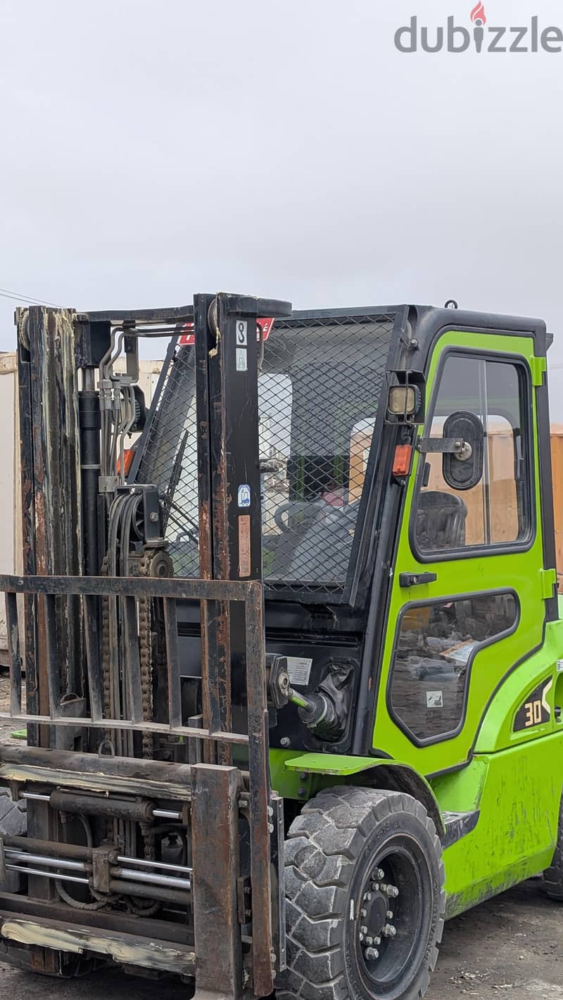 FORKLIFT FOR RENT AVAILABLE (3,5,7,10) TON 1