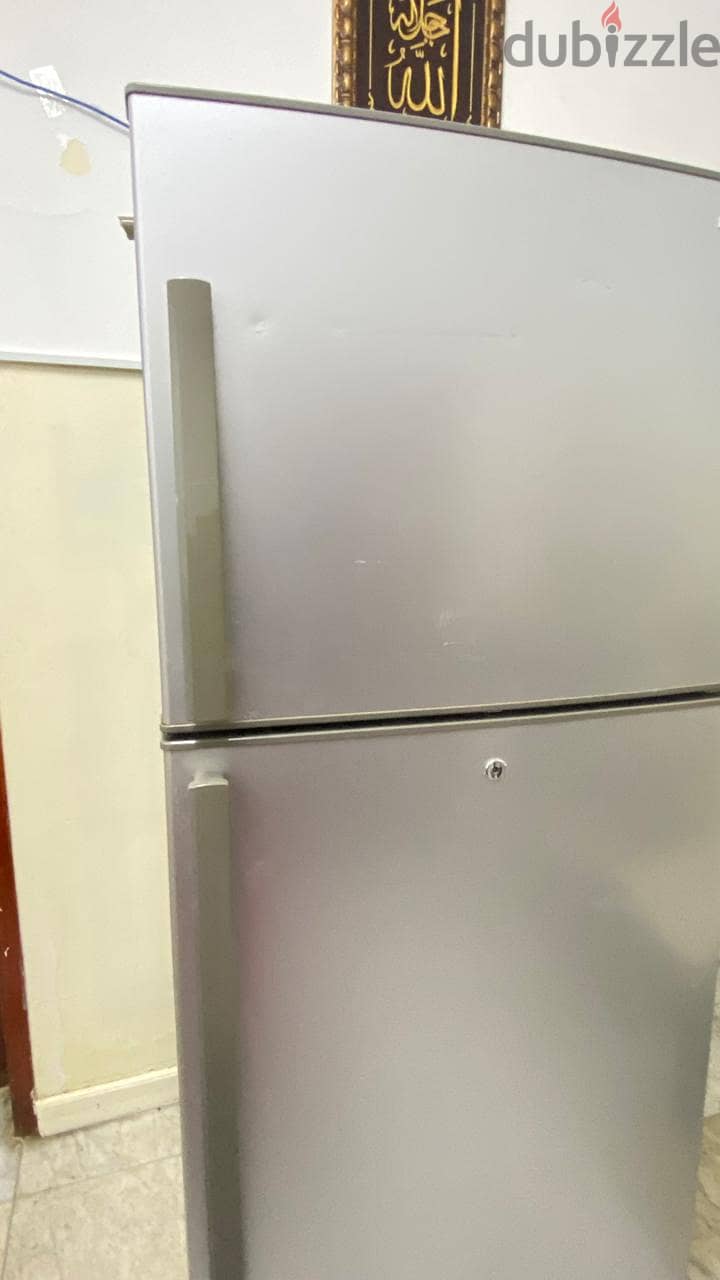 Nikai Double Door Refrigerator (410L Net) 1