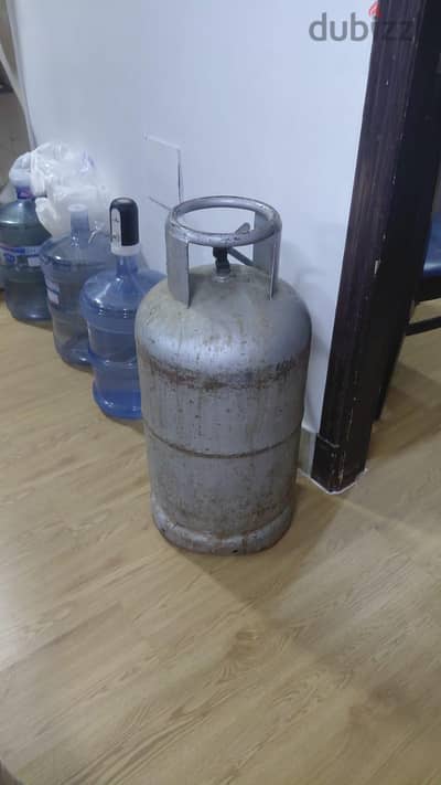 Gas cylinder
