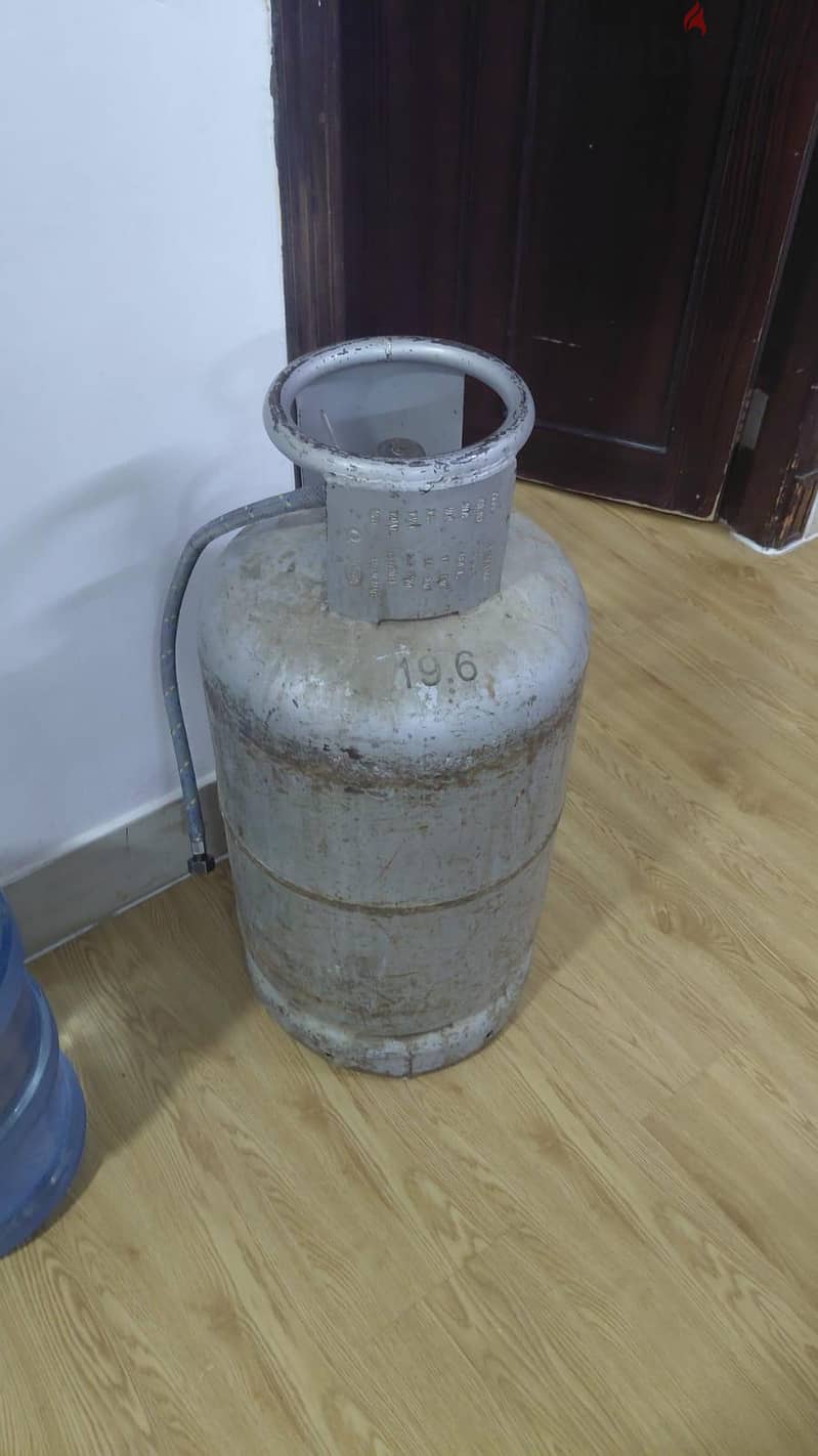 Gas cylinder 1