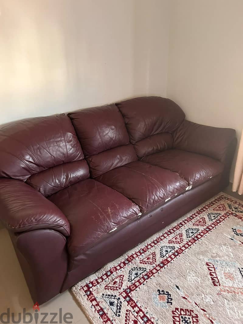 3 seater sofa for Urgent sale 1