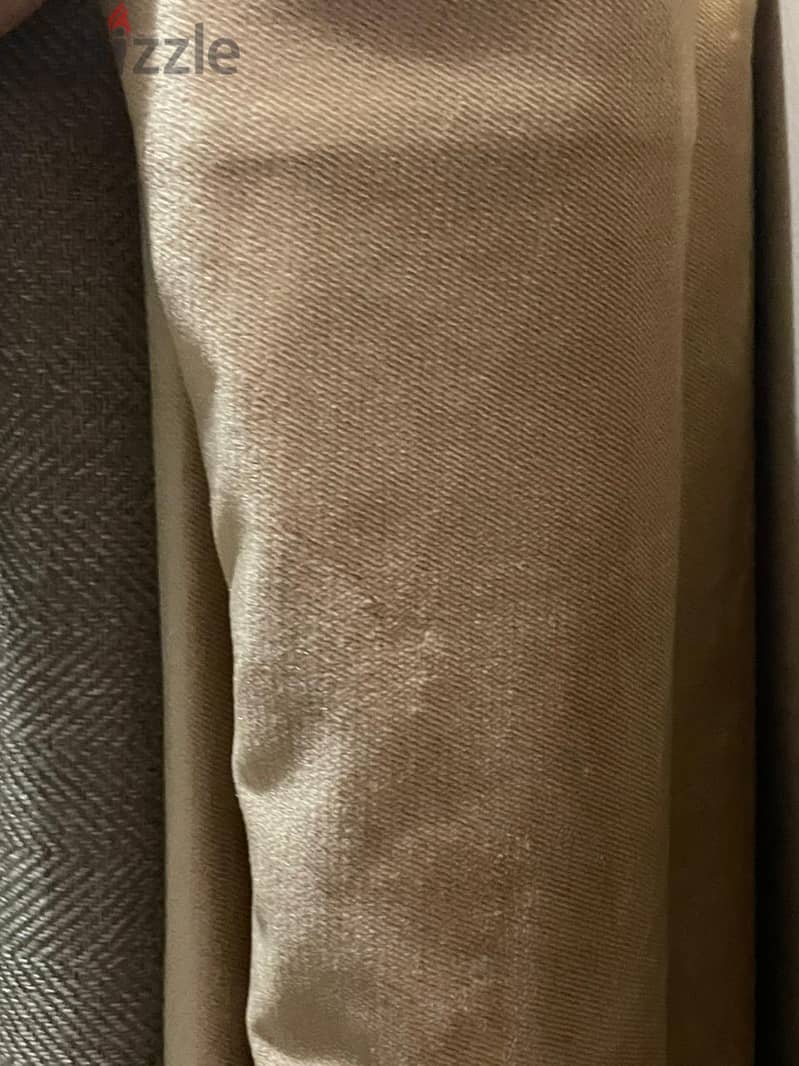 Curtain for sale (velvet with a posh look) 7