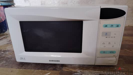 MICROWAVE OVEN