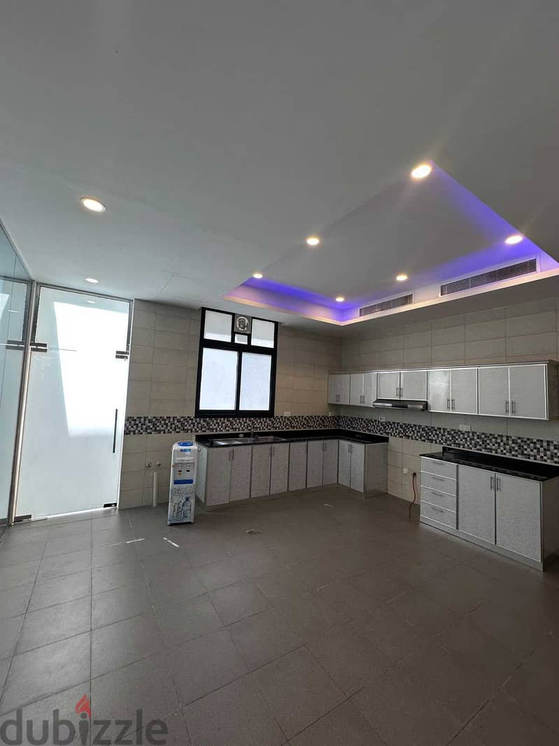 For Rent | Luxury Villa in Madinat Qaboos 9