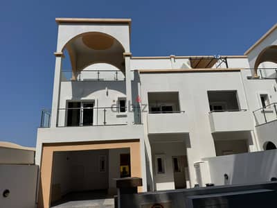 Spacious 4+1 Bedroom Villa in MSQ (Madinat Sultan Qaboos) PPV375