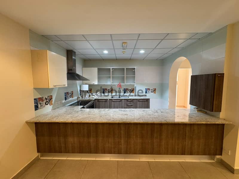 Spacious 4+1 Bedroom Villa in MSQ (Madinat Sultan Qaboos) PPV375 1