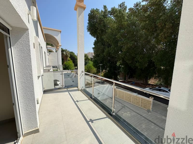 Spacious 4+1 Bedroom Villa in MSQ (Madinat Sultan Qaboos) PPV375 6