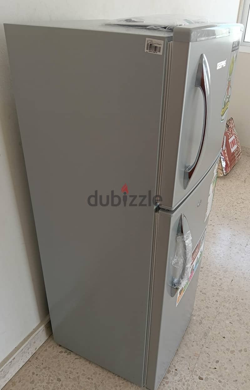 Refrigerator Geepas 138 ltr 3 months old 2