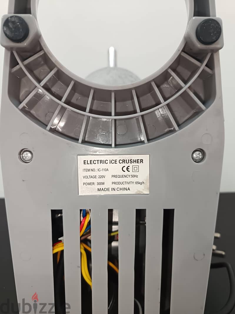 Electric Ice Crusher Machine (300W) – Perfect Condition For Sale 3