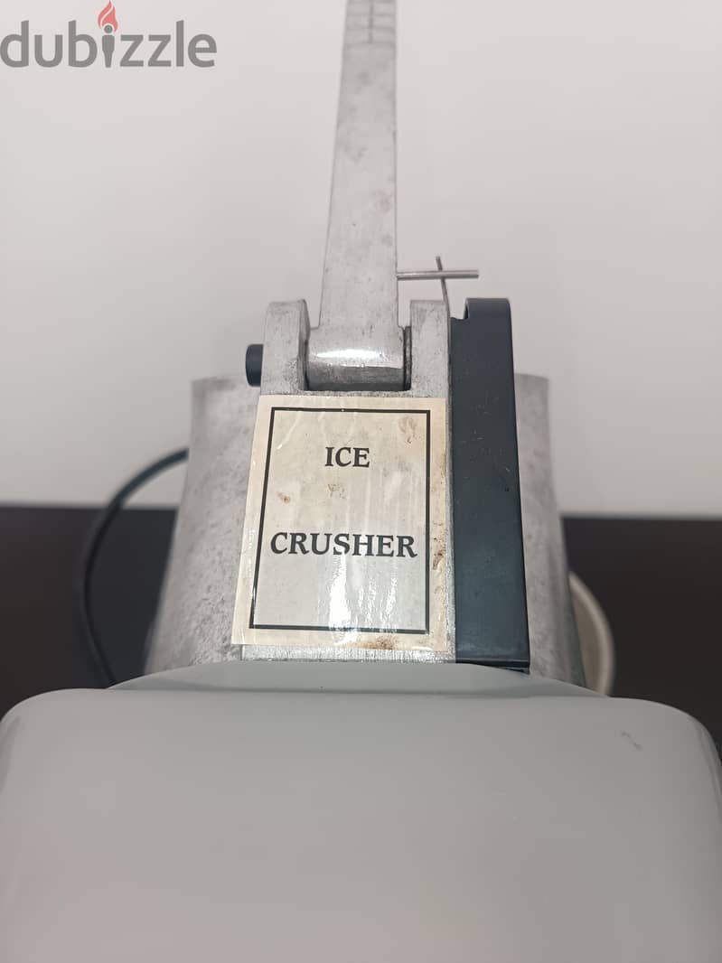 Electric Ice Crusher Machine (300W) – Perfect Condition For Sale 4