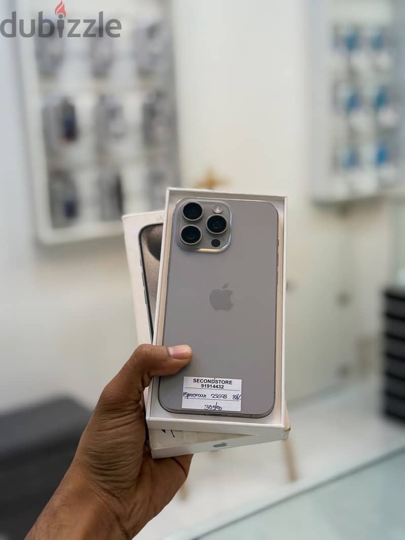 Apple - iPhone 15 Pro 128 GB / 15 Pro Max 256 GB - 1