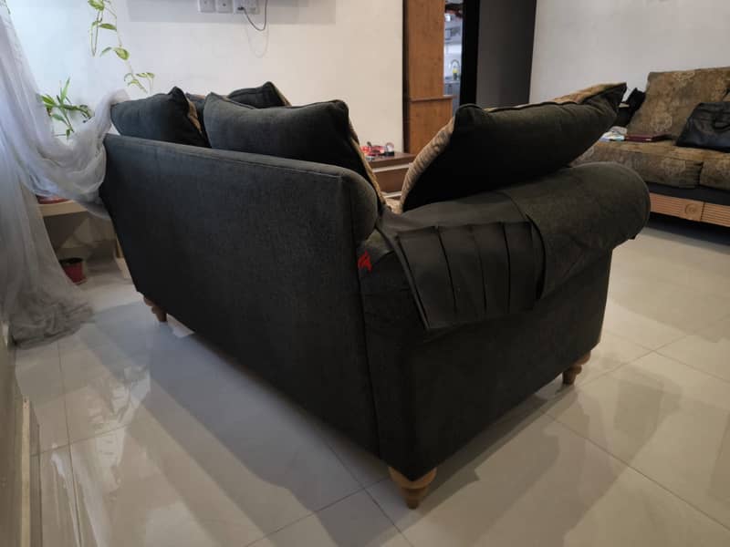 Elegant 2-Piece Sofa Set (3-Seater + 2-Seater Loveseat) - good condition 5