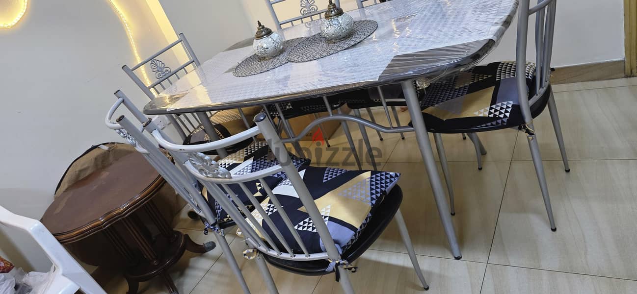 Dining table 6 seater 1