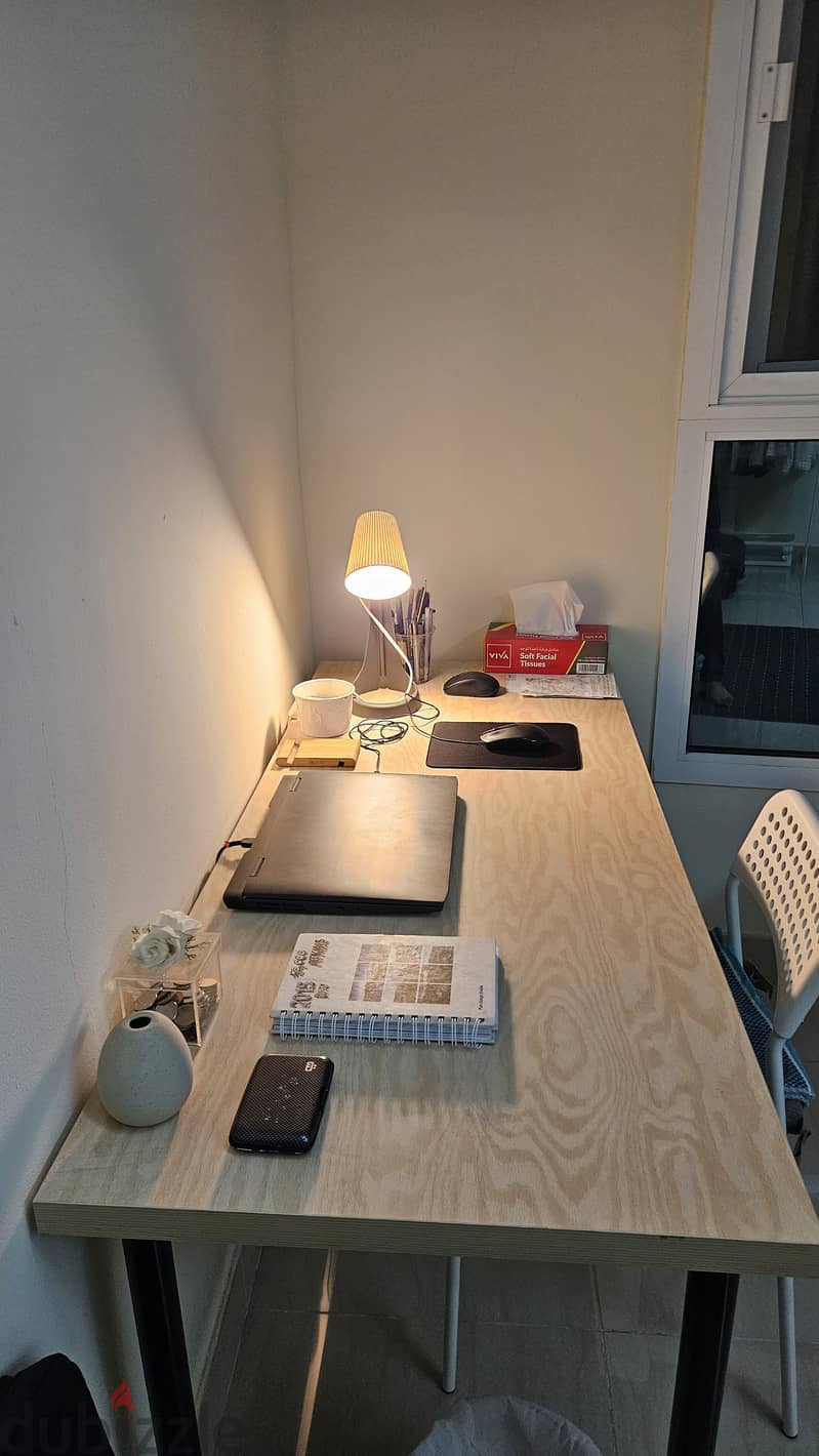 Ikea Study Table (Mittcirkel) 2
