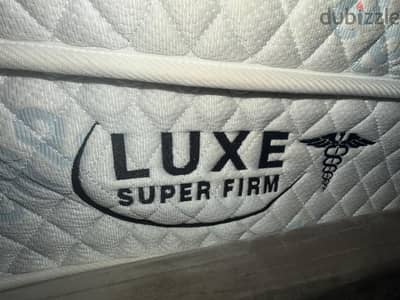 Mattress queen size 40/OMR