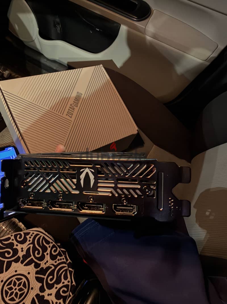 RTX 5060 8gb from ZOTAC almost brand new condition 2