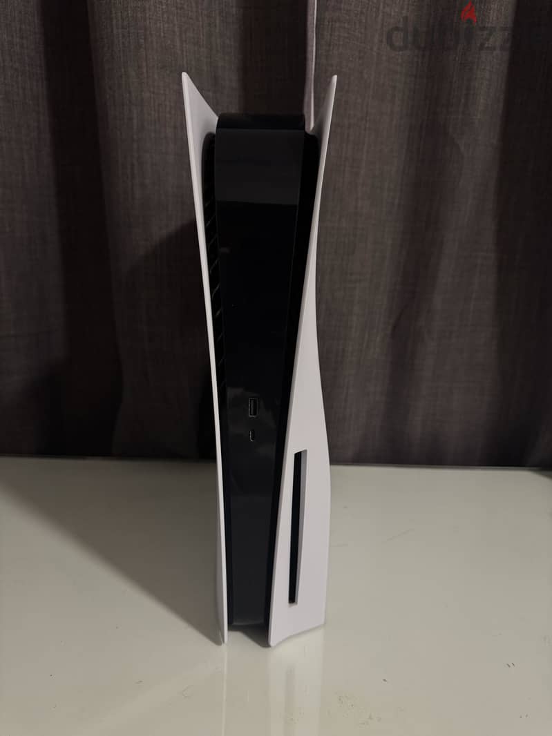 Ps5 Fat CD Version - slightly used 1