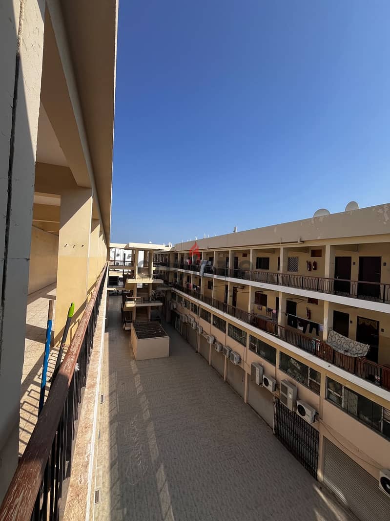 2bhk&1bhk Renovated flat in ruwi 5