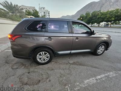 Mitsubishi Outlander 2018 4WD Model -Expat driven