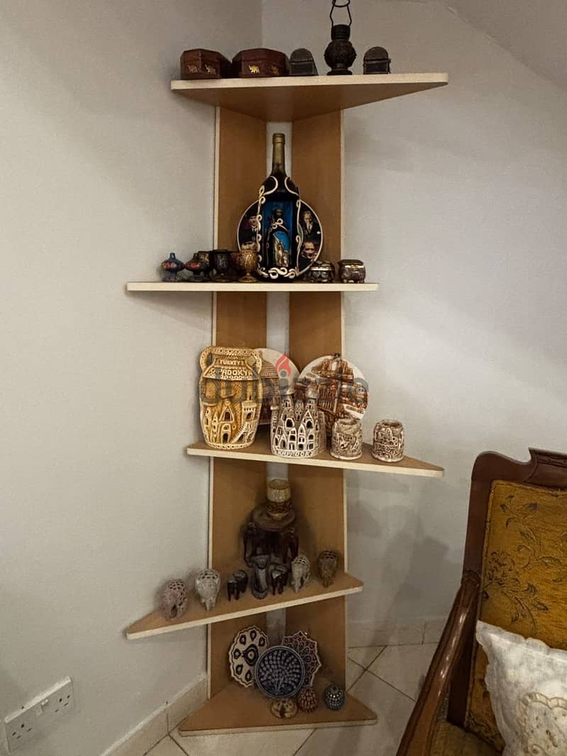 Furniture items 16