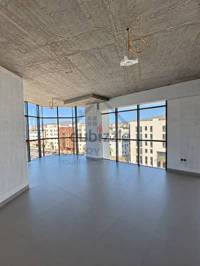 Commercial Space For Rent In Al-Khuwair - مساحة تجارية للإيجار في الخوير