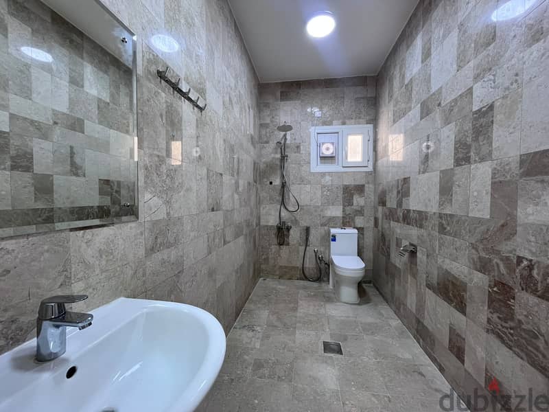 6 BR Well Designed Spacious Villa in Ghubra 14