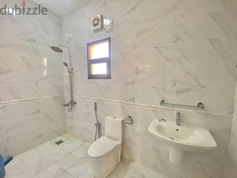 Villa for rent in alkhod 4 hay Alkawthar 8