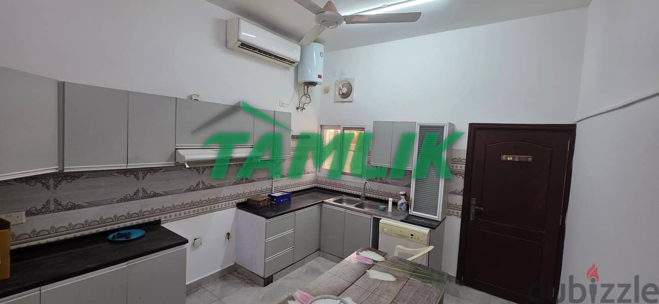 6 Bedroom Townhouse for Rent in Al Seeb | REF 984GM 4