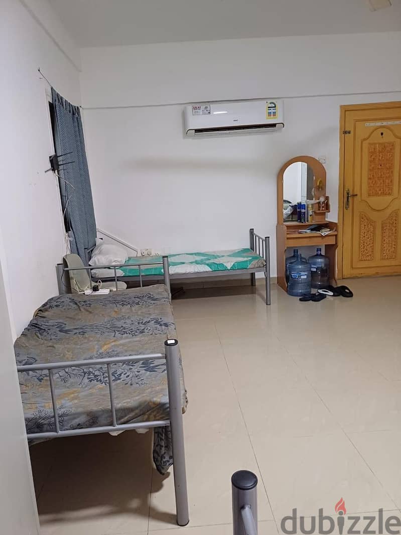 Bed Space Available for Executive Bachelors in Al Ghubra, Muscat 1