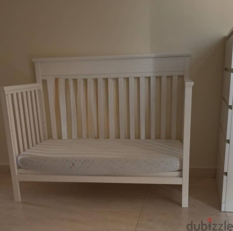 baby shop crib with mattress 1