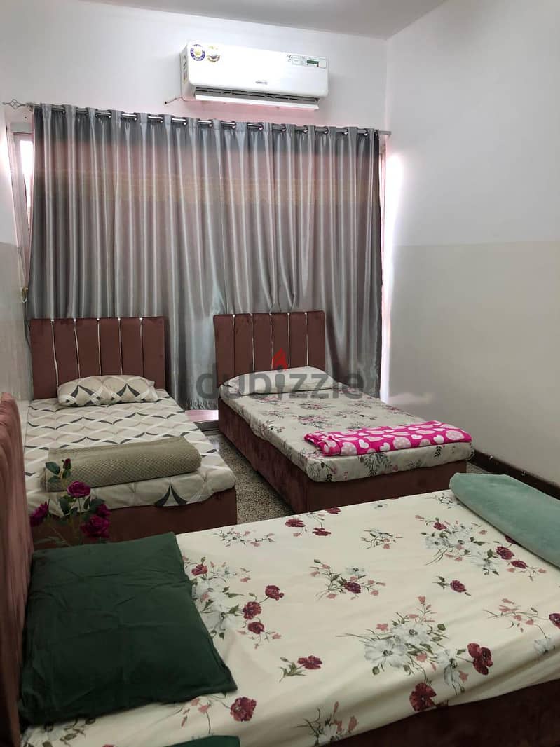 BED SPACE AVAILABLE FOR RENT ONLY FOR LADIES 6