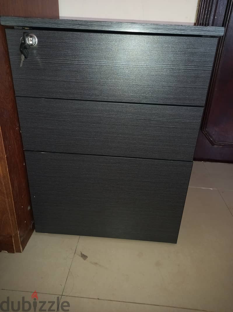 3-drawer office pedestal cabinet 1