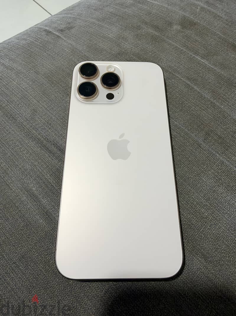 Apple - iPhone 16 Pro Max 7