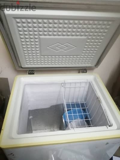 Deep Freezer for Sale / فريزر أفقي للبيع بحالة ممتازة
