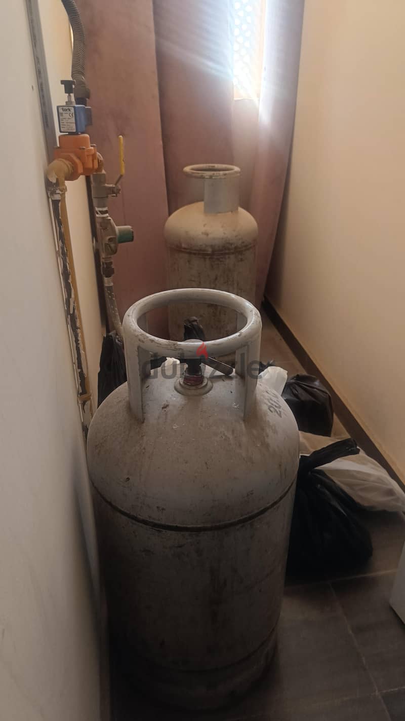 Furniture, freezer washing machine, cylinder 2pc 5