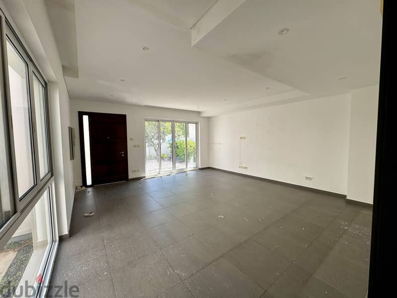4+1 BHK villa for rent in Al Mouj 1