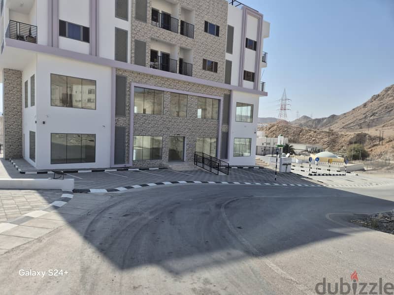 Showroom for rent 1