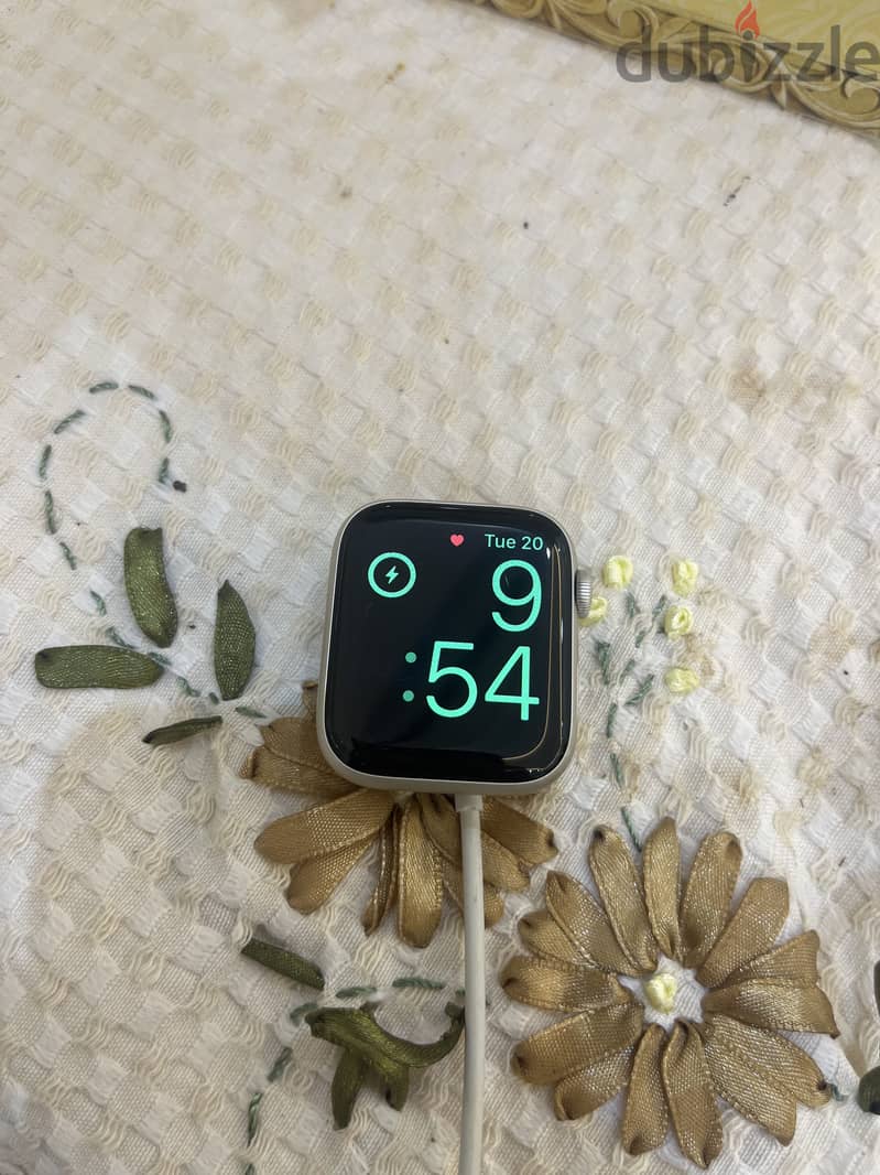 Apple watch SE2 (GPS+cellular 2022) in very good condition 1