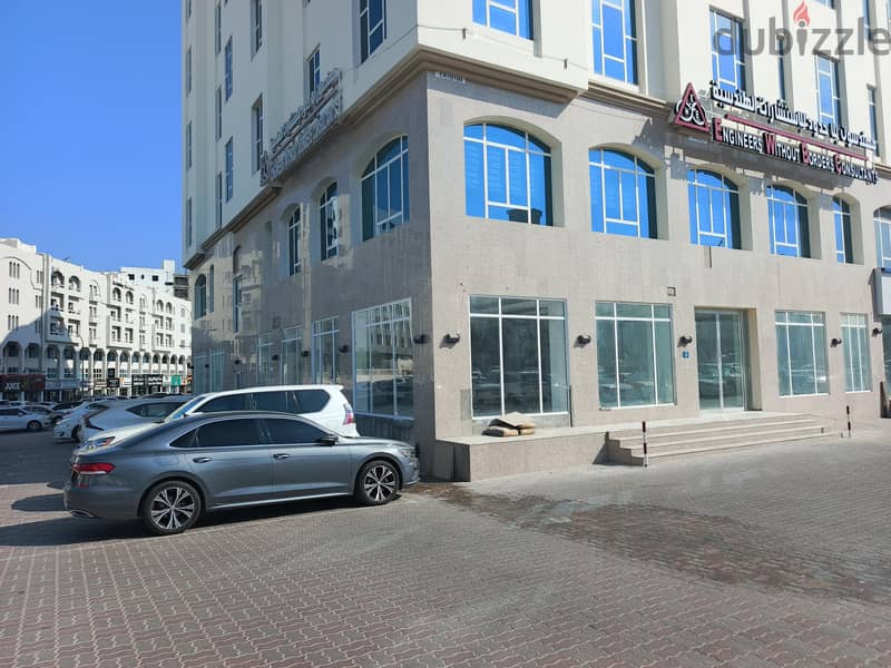 showroom in al khuwair main road 340sqm 6