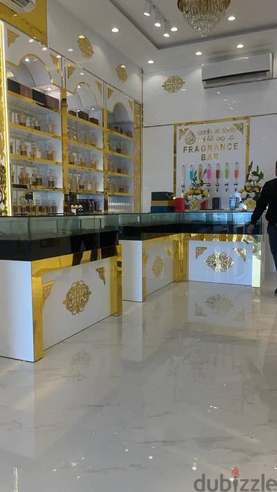 محل بيع عطور ديكور راقي جدا في العامرات
