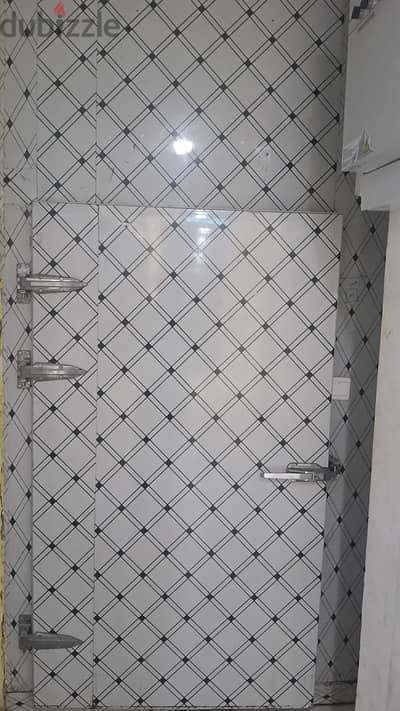 Frozen room for rent 6m x 5m size