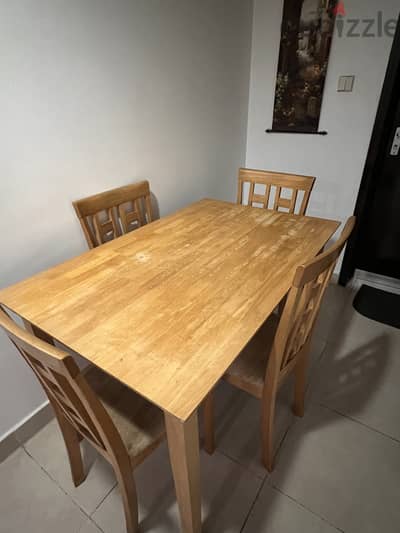 4 SEATER WOODEN DINING TABLE