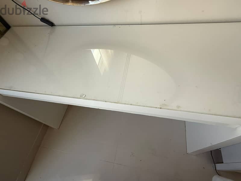 Makeup table IKEA 1